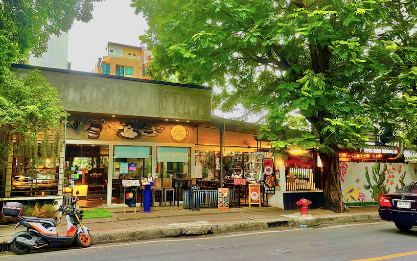 【アソーク】1人で行ける 緑豊かなカフェ Iwane Goes Nature(イワネゴーズネイチャー)