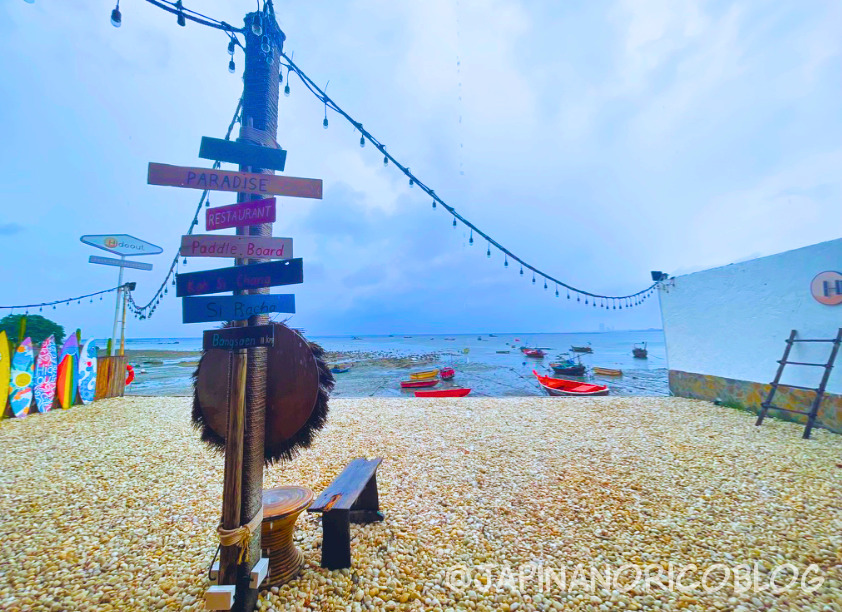 海まで歩いて10秒⁉︎シラチャのおすすめカフェ レストラン ハイドアウトビーチカフェ＆ビストロ(Hideout beach cafe & bistro)
