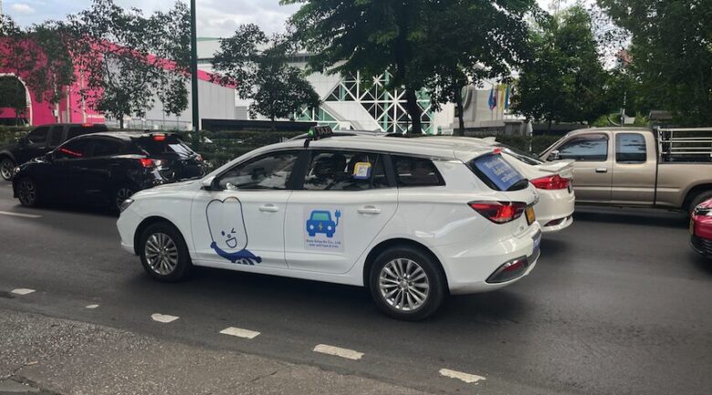 タイでトゥクトゥク乗るなら配車アプリ「MuvMi(ムーブミー)」で安全に乗車しよう！